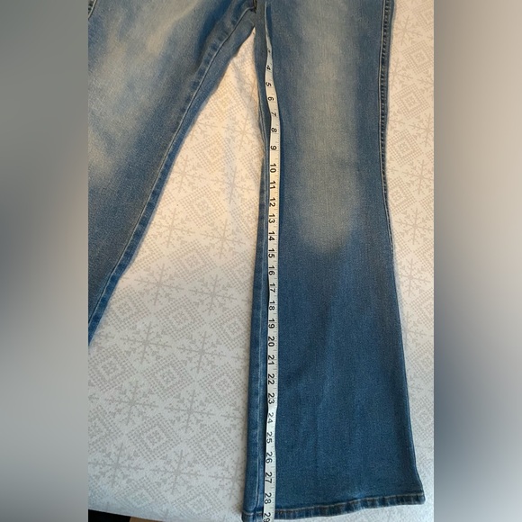 Signature by Levi Strauss Light Blue Flare Jeans - Picture 7 of 8